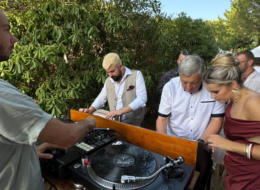 Animation Vinyl Bar avec les invités